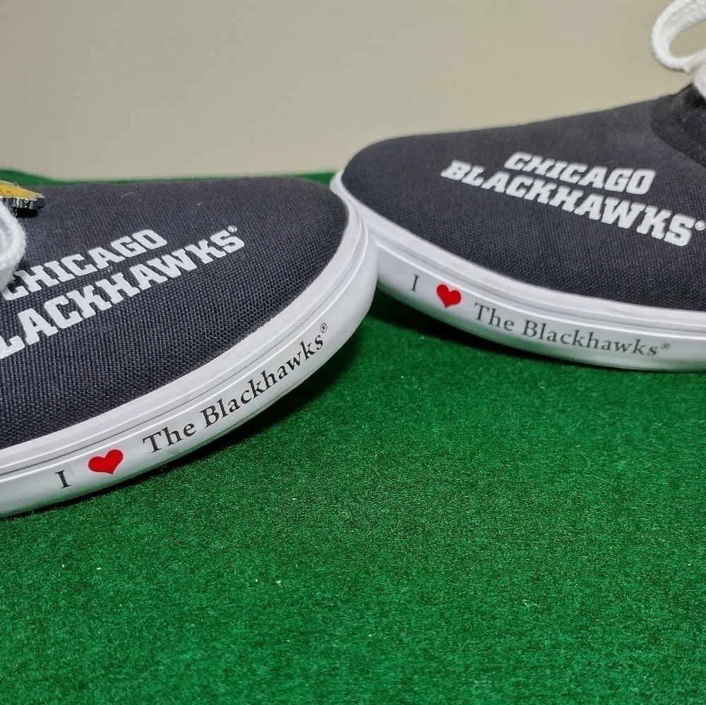 Chicago Blackhawks Bradford Exchange Wearable Art Shoes, Like New - Picture 7 of 10